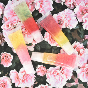 Lucidalabbra Liquido Vegano Personalizzato Senza Marchio, 9 Colori Glitterati, Lunga Durata, Effetto Gelatina, per Uso Quotidiano - Product Image 4