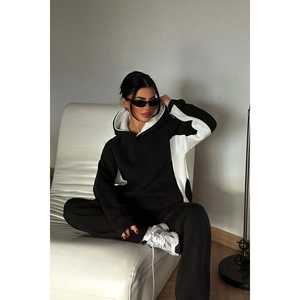 Chándal con Capucha Bicolor Negro, Cómodo y Transpirable, Diseño Personalizado para la Temporada de Invierno, Talla XL, Logotipo Impreso, 2 Piezas - Product Image 3