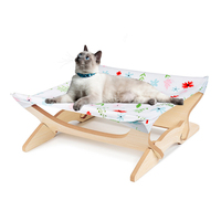 Chat en bois hamac lit