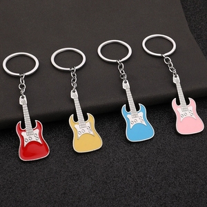 Llavero de guitarra eléctrica colorido al por mayor, llavero de metal con forma de guitarra, colgante de instrumento musical, soporte para llaves, regalo para amantes de la música - Product Image 2