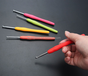 Outils <span class=keywords><strong>de</strong></span> tricot DIY en gros, aiguille <span class=keywords><strong>à</strong></span> crochet en fer avec manche en plastique pour le tricot <span class=keywords><strong>de</strong></span> <span class=keywords><strong>laine</strong></span>, pour le tricot <span class=keywords><strong>de</strong></span> pulls - Product Image 5