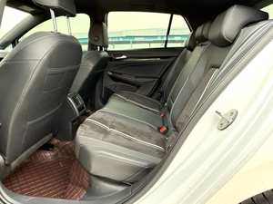 Autos de Exportación Modelo 2023 Volkswagen <span class=keywords><strong>Golf</strong></span> <span class=keywords><strong>8</strong></span> <span class=keywords><strong>R</strong></span>-<span class=keywords><strong>Line</strong></span> 1.4T 280TSI Exterior Blanco Transmisión Automática - Product Image 6