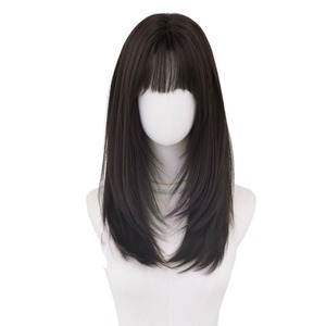 Perruque droite <span class=keywords><strong>mi</strong></span>-longue réaliste à couches pour femme <span class=keywords><strong>avec</strong></span> <span class=keywords><strong>frange</strong></span> - Style naturel longueur épaule, look jeune - Product Image 5