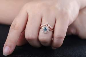 แหวนแต่งงานทรงกลมประดับอะเล็กซานไดรต์แบบคลัสเตอร์ ดีไซน์เรขาคณิต ทำจากเงินแท้ 925 และทองคำขาว 14K พร้อมใบรับรอง - Product Image 3