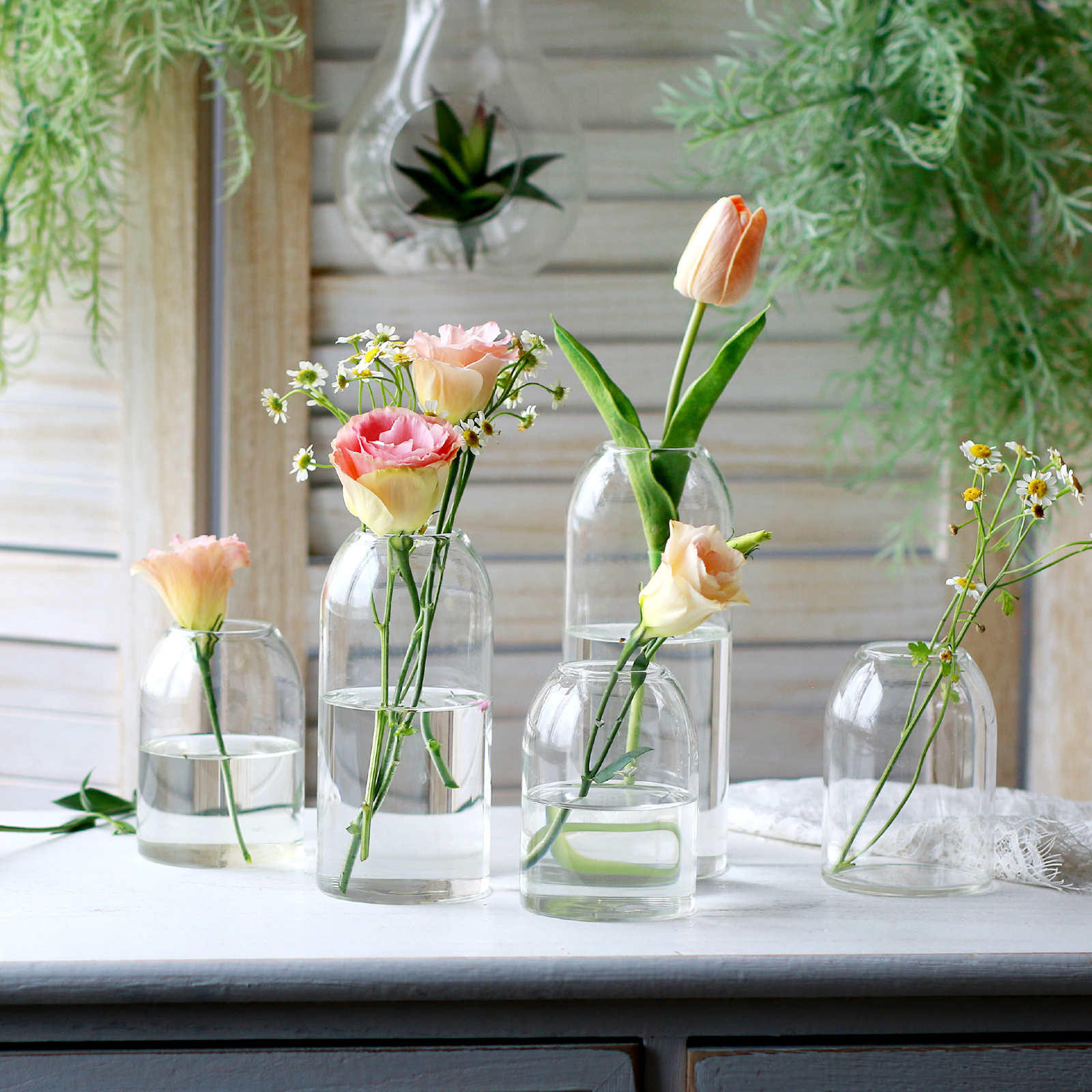 Flower Flute – Collection de 8 vases en verre pour des compositions florales uniques