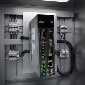 Servoaccionamiento Delta ASD-A3 CA 230V 100W, Controlador de Equipos Industriales, Interfaz EtherCAT, Carcasa de Aluminio - Product Image 1