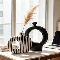 Vase en céramique abstrait minimaliste à cercle creux, récipient géométrique rayé noir et blanc pour la décoration moderne de bureau et de maison scandinave