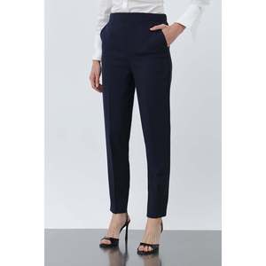 Pantalon décontracté pour femme Puane, coupe carotte bleu marine, ajustement fuselé, jambe slim, modèle 18242PNT, idéal pour le quotidien et le bureau - Product Image 3