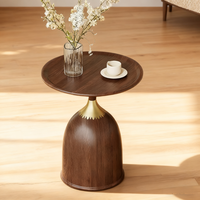 Table basse ronde minimaliste italienne avec rangement, table d'appoint vintage en métal couleur noyer unique pour la maison