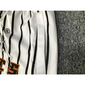 กางเกงขาสั้นบาสเก็ตบอลผู้ชายดีไซน์ลายซิปย้อนยุคแบบกําหนดเอง - Product Image 6