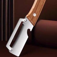 Promotionele houten handgreep gekartelde fruit- en groenteschiller voor aardappelen, fruit, groenten, asperges en wintermeloen