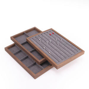 Bandeja de terciopelo gris oscuro de alta calidad para anillos y colgantes, organizador de joyas de madera de nogal con rejillas de colores para tienda - Product Image 3