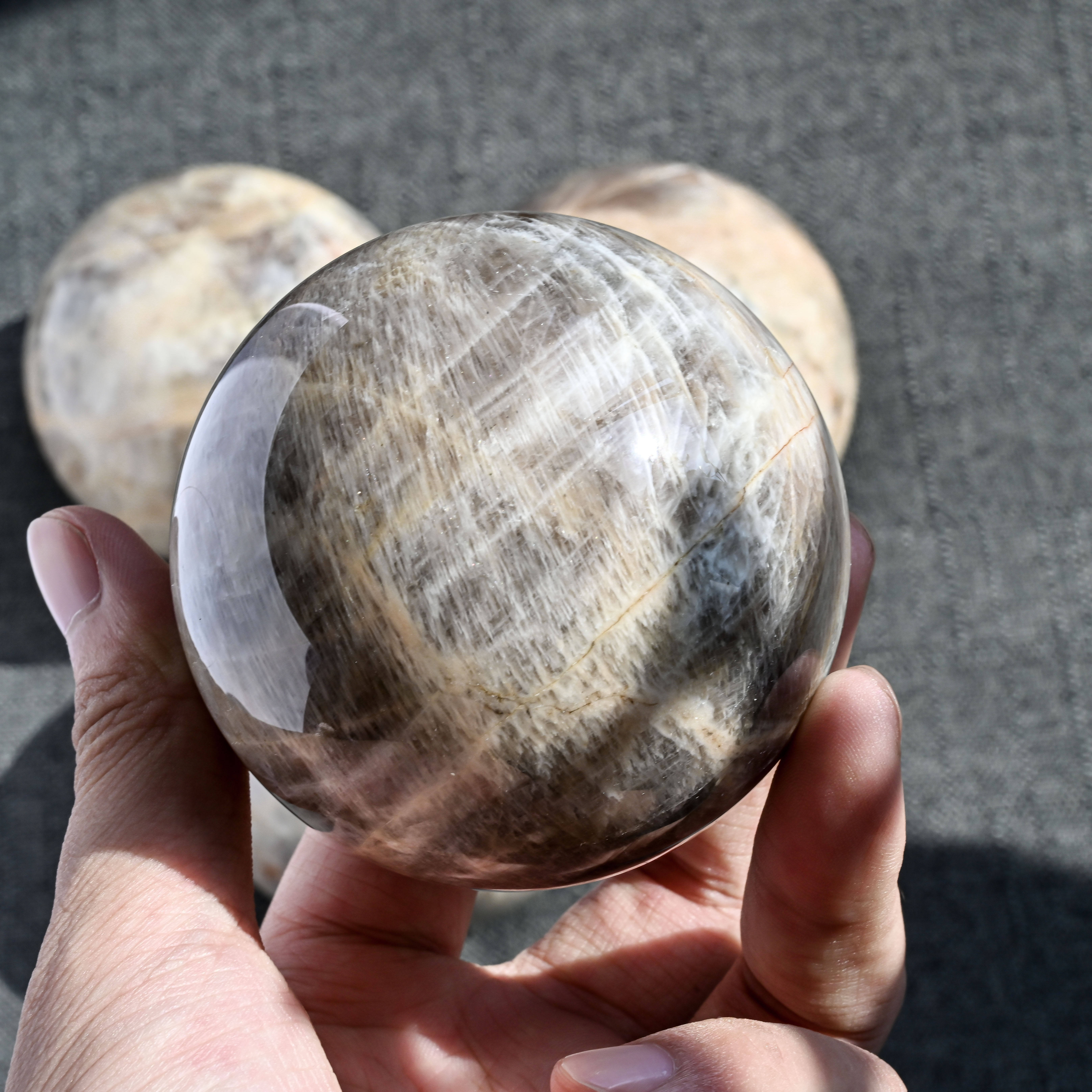 Blue Moonstone Ball 5-7cm/pc