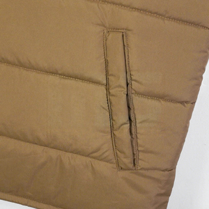 Gilet matelassé pour homme à col en V imprimé avec fermeture éclair et poches latérales, coupe-vent, en toile écologique, vêtement d'extérieur décontracté - Product Image 2