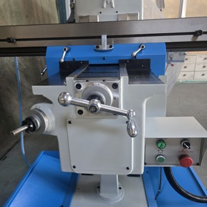 En stock <span class=keywords><strong>VEKTOR</strong></span> X6325B Fraiseuse universelle à tourelle verticale 5HP, broche manuelle R8, moteur multi-tension, usage moyen, garantie 1 an - Product Image 4