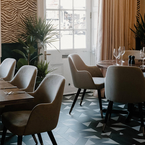 Conjunto de Muebles para <span class=keywords><strong>Pub</strong></span> Británico a Medida, Sofás con Tapicería de Diamantes de Alta Gama, Asientos de Grado Comercial para Club Privado o Bar de Jazz - Product Image 1