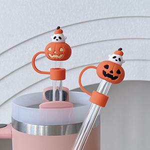 Bouchons de paille en plastique souple au design créatif de citrouille d'Halloween, capuchons de paille de dessin animé pour accessoires de bar et de boisson - Product Image 4