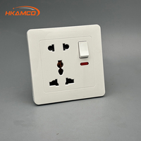 Enchufe de pared con interruptor de 2 tomas y 16A, estándar británico BS1363, con luz neón blanca, 2 USB-A y 1 USB-C, clasificación IP21, para venta al por mayor en África.