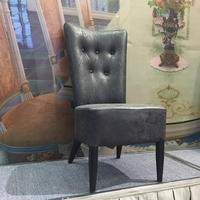 Chaise de salle à manger à dossier haut pour restaurant et hôtel, chaise rembourrée capitonnée en cuir PU noir, pieds en bois massif