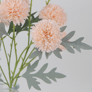 ดอกเบญจมาศประดิษฐ์จากผ้าไหม 3 หัว คุณภาพสูง เหมาะสำหรับตกแต่งบ้าน งานแต่งงาน และอุปกรณ์ประกอบฉากถ่ายภาพกลางแจ้ง - Product Image 4