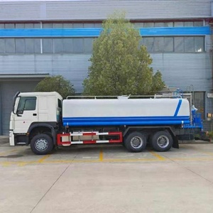 Camión Cisterna de Agua SINOTRUK HOWO 6X4 Diésel, Camión Pulverizador con Tanque de Agua de 20 CBM para Construcción - Product Image 2