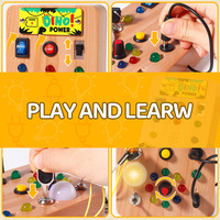 Panel de Juego Interactivo con Interruptor de Luz LED y Enchufe de Simulación para Niños, Juguete Educativo