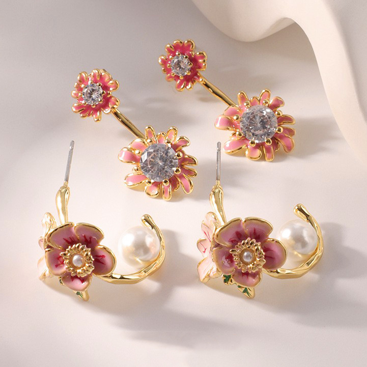 Style Double C Pearl Zircon Alloy