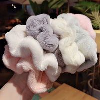 Vente en gros de chouchous élastiques personnalisés faits à la main en fausse fourrure moelleuse pour femmes et enfants, accessoires pour cheveux