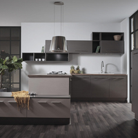 Meubles de cuisine de style moderne sur mesure, îlot de cuisine en contreplaqué, armoires de cuisine pour appartement