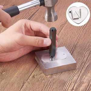 धातु प्लास्टिक लकड़ी चमड़े के आभूषण उपकरण और उपकरण पर ए-जेड और 0-9 छापों के साथ 36 पीस 6 मिमी धातु स्टांप सेट - Product Image 4