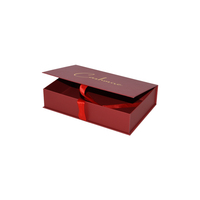 Boîte cadeau magnétique personnalisée de luxe en carton rouge grand format pour vêtements, sous-vêtements féminins, chaussettes, emballage recyclé