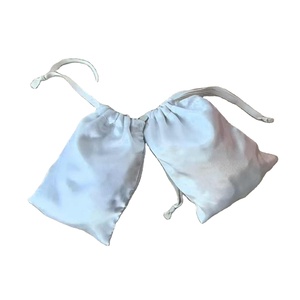 Sacs en satin personnalisés avec logo pour extensions capillaires, sacs à cordon en satin de soie anti-poussière, vente en gros - Product Image 4