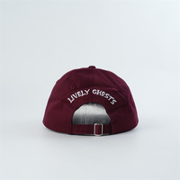 Op maat gemaakte geborduurde logo bordeaux pet met 6 panelen, bordeauxrode baseballcap, vintage wijnrode katoenen sportpet, gotische tennisclubpet