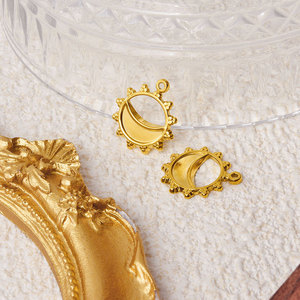 Pendentif soleil en acier inoxydable 304 plaqué or 18 carats, collier avec cercle ajouré, accessoire - Product Image 4