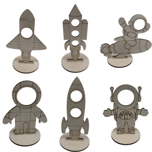 Kit de bricolage astronaute en bois 23 cm pour enfants, ensemble de jouets à peindre, thème fantastique science-fiction - Product Image 5