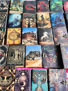 Diario de Cuero Genuino Hecho a Mano con Diseño de Búho Colorido en Relieve, 120 Hojas de Papel Vintage con Borde Decorativo y Cuaderno de Bocetos con Cierre en C - Product Image 6