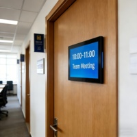 Affichage intelligent de gestion de l'espace de travail – Plaque de porte numérique 15,6 pouces pour l'optimisation des bureaux et la planification des réunions (POE)