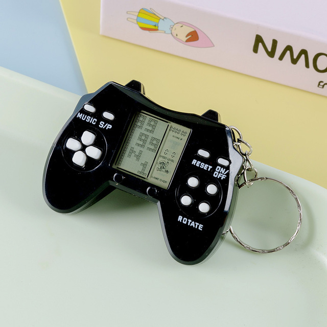 Children's Pocket Mini Classic Game Console Keychain Retro Handheld Gaming Gift Christmas Kids Gifts with Keychain