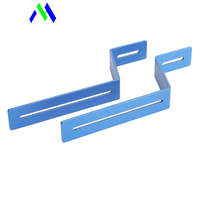 Fabrication sur mesure de pièces en tôle de haute précision par usine OEM, incluant des supports d'angle robustes en acier inoxydable et en aluminium.