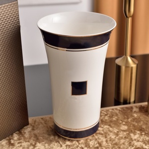 Vase en céramique de style européen et américain de luxe, écologique, moderne, pour la décoration de meubles - Product Image 3