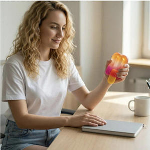 Needoh Nice-sicle Juguetes Sensoriales de Rebote Lento, con Forma de Paleta de Azúcar de Malta, Blandos para Aliviar el Estrés, para el Tiempo Libre en la Oficina y la Relajación Escolar - Product Image 2