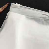 Bolsas de Plástico con Cierre Zip Personalizadas con Logo para Camisetas, Bolsas Resellables con Cremallera Acabado Mate Esmerilado para Embalaje de Ropa