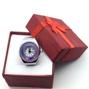 Relojes de Anillo Retro con Esfera de Números Romanos, Correa Elástica de Aleación, Mini Reloj de Dedo de Cuarzo para Mujeres, Hombres y Parejas - Product Image 6