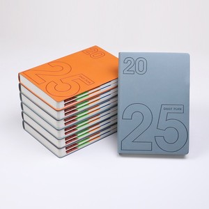 Biểu tượng tùy chỉnh dập nổi giá rẻ số lượng lớn nhật ký 20252026 bìa cứng Tạp Chí Da Lịch Nhật Ký PU Bao phủ máy tính xách tay chương trình nghị sự - Product Image 1