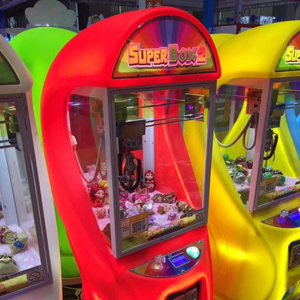 Colorida nueva máquina de arcade que funciona con monedas garra hacia fuera la máquina de juego de regalo - Product Image 1