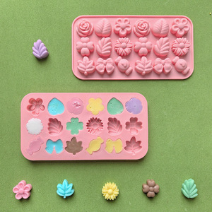 18-teiliges Lebensmittelechtes Antihaft-Schokoladen- und Bonbonformen-Set mit Blumen- und Blattmotiven aus Silikon für Dekorative Backwaren und Eiswürfel - Product Image 2