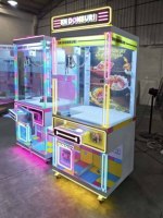 MAKER Machine à griffes d'arcade avec prise US, verrouillage à clé maîtresse, lumières colorées, lecteur de cartes commercial, machine à poupées à fort rendement