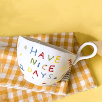 Originalité domestique haut niveau d'apparence tasse en porcelaine couvercle réutilisable lave-vaisselle micro-ondes tasse à lait cadeaux d'affaires