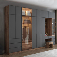 Armoire autoportante de luxe moderne italienne Buran avec coiffeuse intégrée |   Combinaison de meubles de chambre à coucher grande capacité et gain de place