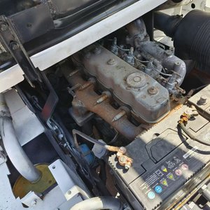 Carretilla elevadora <span class=keywords><strong>TCM</strong></span> FD100 de <span class=keywords><strong>10</strong></span> toneladas, producción de 2020, motor diésel ISUZU, construcción resistente, operación confiable, AWD, neumático sólido usado - Product Image 5